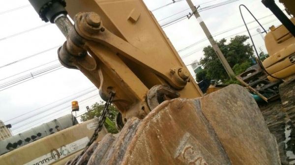 บุ๋นกี๋รถแม็คโค