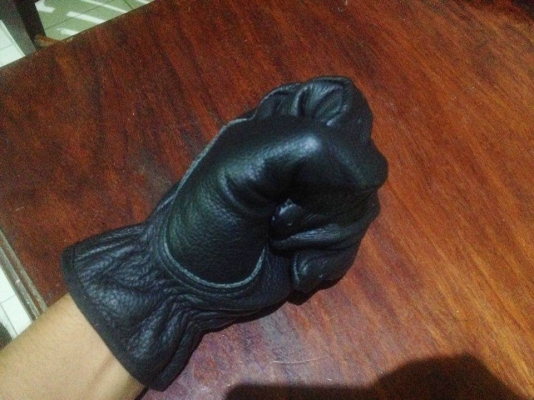 ขายถุงมือหนังสีดำไซส์M