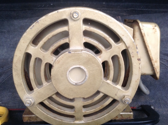 มอเตอร์ Toshiba 3 แรง(2.2Kw.) มอเตอร์ Toshiba 3 แรง(2.2Kw.)