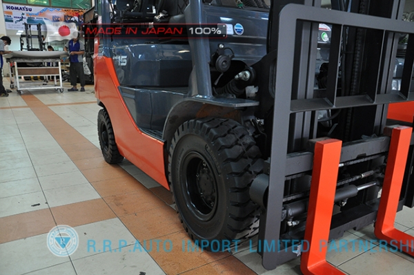 ขายรถโฟล์คลิฟท์มือสอง TOYOTA รุ่น 8FGL15-30983 นำเข้าจากประเทศญี่ปุ่น 100\% ไม่เคยใช้งานในไทย