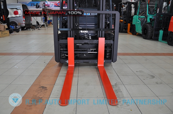 ขายรถโฟล์คลิฟท์มือสอง TOYOTA รุ่น 8FGL15-30983 นำเข้าจากประเทศญี่ปุ่น 100\% ไม่เคยใช้งานในไทย