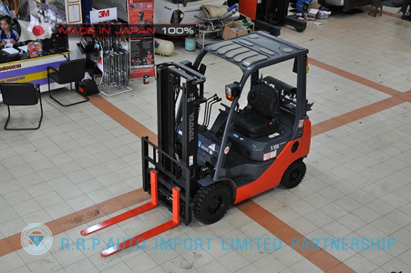 ขายรถโฟล์คลิฟท์มือสอง TOYOTA รุ่น 8FGL15-30983 นำเข้าจากประเทศญี่ปุ่น 100\% ไม่เคยใช้งานในไทย