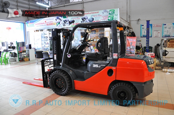 รถโฟล์คลิฟท์พร้อมขาย TOYOTA รุ่น  8FD35-10483 นำเข้าจากประเทศญี่ปุ่น 100\% ไม่เคยใช้งานในไทย