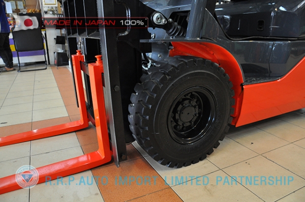 ขายรถโฟล์คลิฟท์มือสอง TOYOTA รุ่น 8FD15-11659  นำเข้าจากประเทศญี่ปุ่น 100\% ไม่เคยใช้งานในไทย