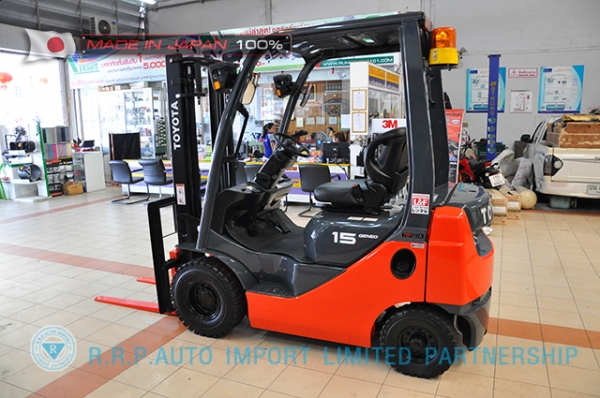 ขายรถโฟล์คลิฟท์มือสอง TOYOTA รุ่น 8FD15-11659  นำเข้าจากประเทศญี่ปุ่น 100\% ไม่เคยใช้งานในไทย