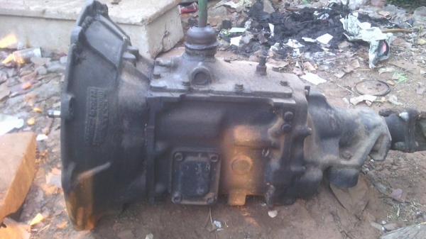 ขายเกียร์รถบรรทุกนิสสันหัวหมูแปลงใส่เครื่องอีซูซุ ขายเกียร์รถบรรทุกนิสสันหัวหมูแปลงใส่เครื่องอีซูซุ