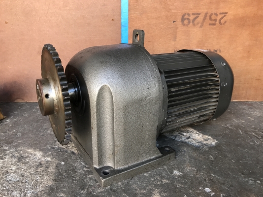 ขายมอเตอร์เกียร์ Mitsubishi 5HP. 380V made in Japan อัตราทด 1:15 เพลาออก 100รอบต่อนาที สภาพสวยมากเดิมๆ วิ่งนิ่ม พร้อมใช้งาน ขายมอเตอร์เกียร์ Mitsubishi 5HP. 380V made in Japan อัตราทด 1:15 เพลาออก 100รอบต่อนาที สภาพสวยมากเดิมๆ วิ่งนิ่ม พร้อมใช้งาน