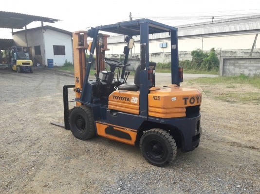 ขายรถยก TOYOTA 5FG20 เครื่องเบนซิน 5k เสาสูง 3 เมตร ยกได้ 2 ตัน เกียร์ธรรมดา รถนอกนำเข้า ติดต่อ 98-7962549