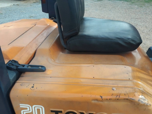 ขายรถยก TOYOTA 5FG20 เครื่องเบนซิน 5k เสาสูง 3 เมตร ยกได้ 2 ตัน เกียร์ธรรมดา รถนอกนำเข้า ติดต่อ 98-7962549