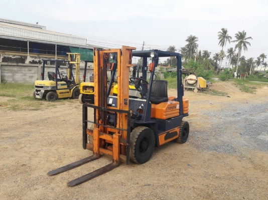 ขายรถยก TOYOTA 5FG20 เครื่องเบนซิน 5k เสาสูง 3 เมตร ยกได้ 2 ตัน เกียร์ธรรมดา รถนอกนำเข้า ติดต่อ 98-7962549