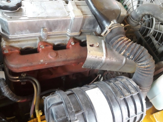 ขายรถยก MITSUBISHI  FD20 เครื่องดีเซล S45 เกียร์ธรรมดา ยางตันหน้าหลัง เสาสูง 3 เมตร ยกได้ 2 ตัน ติดต่อ 098-7962549