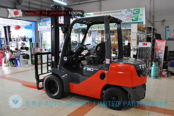 ขายรถโฟล์คลิฟท์มือสอง TOYOTA รุ่น 8FDJ30-13603 นำเข้าจากประเทศญี่ปุ่น 100\% ไม่เคยใช้งานในไทย
