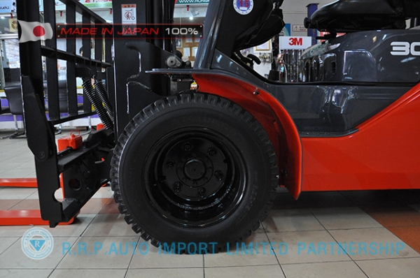 ขายรถโฟล์คลิฟท์มือสอง TOYOTA รุ่น 8FDJ30-13603 นำเข้าจากประเทศญี่ปุ่น 100\% ไม่เคยใช้งานในไทย