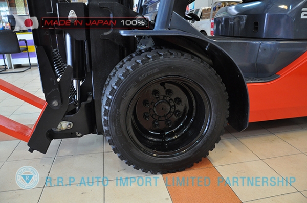 รถโฟล์คลิฟท์พร้อมขาย TOYOTA รุ่น  8FD25-11301 นำเข้าจากประเทศญี่ปุ่น 100\% ไม่เคยใช้งานในไทย