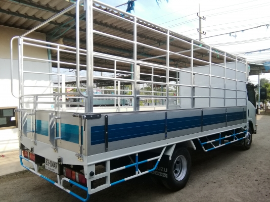 6 ล้อกลาง *Euro.3* ISUZU NQR 175 แรงม้า *คอมมอนเรว* ยาว 5.60 ม.* รถสวยเดิม+สวยจริง * รถห้างแท้ * มีเล่มพร้อมโอน *