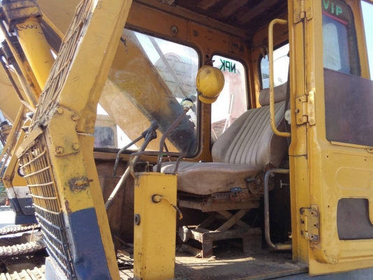 ขายรถแบคโฮ.KOMATSU PC200-2 รถสะภาพดี พร้อมใช้  ติดหัวกระแทก  ช่วงล้างดี เอวแน้น มูมฮาร์มสวย สีสวย ภายในสวย ราคา.600000 สนใจรีบจองด่วน โทร ID 081-3531946 ต่อ.บางนา รถอยู่สระบุรี