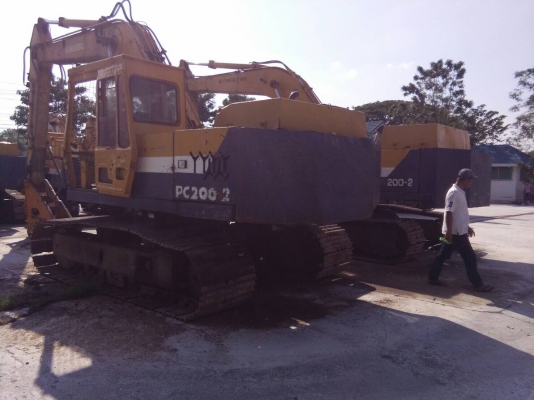 ขายรถแบคโฮ.KOMATSU PC200-2 รถสะภาพดี พร้อมใช้  ติดหัวกระแทก  ช่วงล้างดี เอวแน้น มูมฮาร์มสวย สีสวย ภายในสวย ราคา.600000 สนใจรีบจองด่วน โทร ID 081-3531946 ต่อ.บางนา รถอยู่สระบุรี