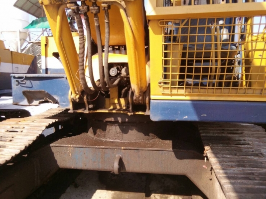 ขายรถแบคโฮ.KOMATSU PC200-2 รถสะภาพดี พร้อมใช้  ติดหัวกระแทก  ช่วงล้างดี เอวแน้น มูมฮาร์มสวย สีสวย ภายในสวย ราคา.600000 สนใจรีบจองด่วน โทร ID 081-3531946 ต่อ.บางนา รถอยู่สระบุรี