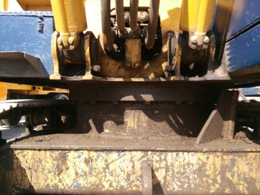 ขายรถแบคโฮ.KOMATSU PC200-2 รถสะภาพดี พร้อมใช้  ติดหัวกระแทก  ช่วงล้างดี เอวแน้น มูมฮาร์มสวย สีสวย ภายในสวย ราคา.600000 สนใจรีบจองด่วน โทร ID 081-3531946 ต่อ.บางนา รถอยู่สระบุรี