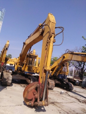 ขายรถแบคโฮ.KOMATSU PC200-2 รถสะภาพดี พร้อมใช้  ติดหัวกระแทก  ช่วงล้างดี เอวแน้น มูมฮาร์มสวย สีสวย ภายในสวย ราคา.600000 สนใจรีบจองด่วน โทร ID 081-3531946 ต่อ.บางนา รถอยู่สระบุรี