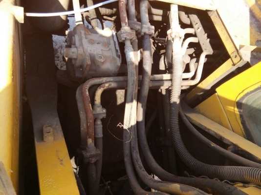 ขายรถแบคโฮ.KOMATSU PC200-2 รถสะภาพดี พร้อมใช้  ติดหัวกระแทก  ช่วงล้างดี เอวแน้น มูมฮาร์มสวย สีสวย ภายในสวย ราคา.600000 สนใจรีบจองด่วน โทร ID 081-3531946 ต่อ.บางนา รถอยู่สระบุรี