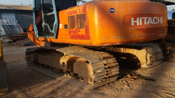 ขายรถแบคโฮ HITACHI EX200-3 เอกสารอินวอย ระบบไฟเต็ม ราคา 570000