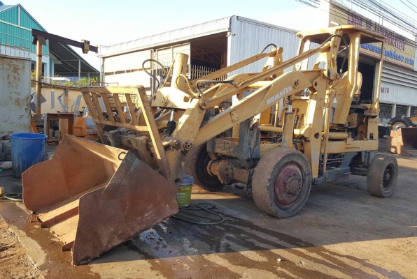 ขาย รถตัก KOMATSU SD20-5 สภาพพร้อมใช้งาน เครื่องดี ราคาต่อรองได้ครับ