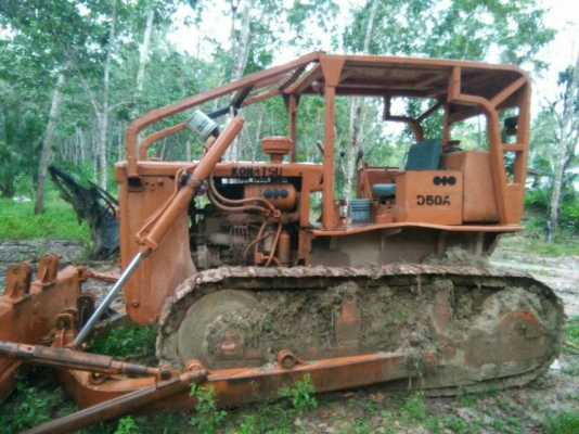 ขายรถแทรคเตอร์ KOMATSU D50A-15 ห้องเลี้ยวน้ำมัน ราคา 260000