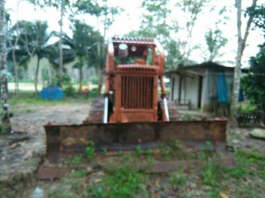 ขายรถแทรคเตอร์ KOMATSU D50A-15 ห้องเลี้ยวน้ำมัน ราคา 260000