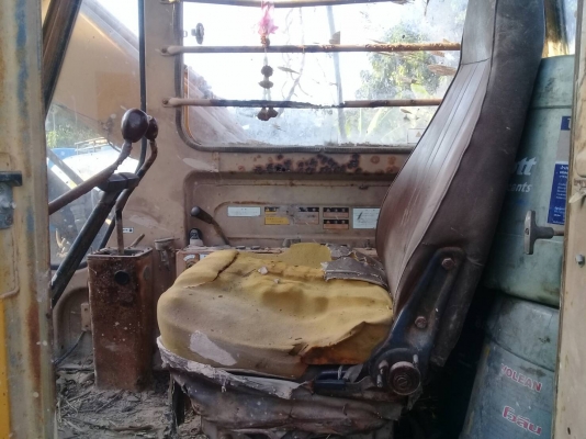 ขายรถแบคโฮ KOMATSU PC80-1 สพาภพร้อมไช้เครื่องดีปั้มดี