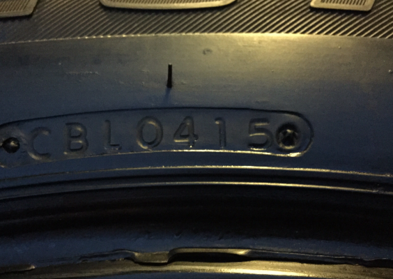 ยาง Bridgestone 265 65 17 ปี15 ดอกเต็ม ใช้ยาว ราคาไม่แพง ยาง Bridgestone 265 65 17 ปี15 ดอกเต็ม ใช้ยาว ราคาไม่แพง