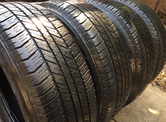 ยาง Bridgestone 265 65 17 ปี15 ดอกเต็ม ใช้ยาว ราคาไม่แพง ยาง Bridgestone 265 65 17 ปี15 ดอกเต็ม ใช้ยาว ราคาไม่แพง