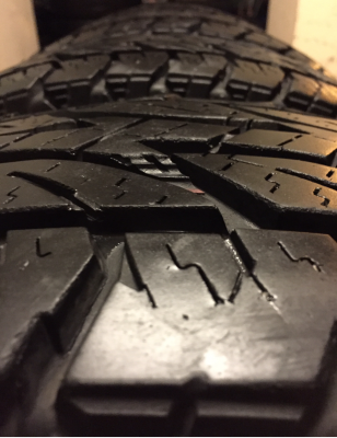 ยาง All Bridgestone 30 9.5 R15 ปลายปี13 ดอกเต็ม ใช้ยาว ราคาไม่แพง