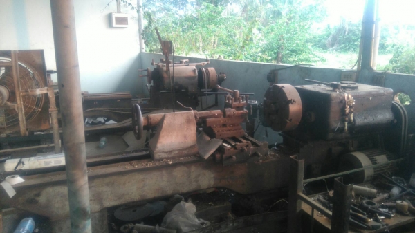 ขายเครืองมิลลิ่ง 1ตัว เครืองกลึง. 6ฟุต 8ฟุต. รวม3ชุดขายเลิกกิจการ.  เหมา3เครือง150000