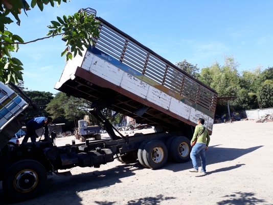 ขายด่วน HINO FM227SUMO ดั้มสภาพพร้อมใช้งาน เครื่องเกียร์ดี ชโลร์เดิม ดั้มเนียม มีระบบลากลูก ยางพร้อม ขายด่วน HINO FM227SUMO ดั้มสภาพพร้อมใช้งาน เครื่องเกียร์ดี ชโลร์เดิม ดั้มเนียม มีระบบลากลูก ยางพร้อม