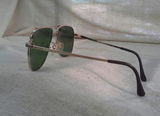 แว่นตาวินเทจทรง 'หยดน้ำตา' ยุค '70s Vintage HOYA handmade in Japan แว่นตาวินเทจทรง 'หยดน้ำตา' ยุค '70s Vintage HOYA handmade in Japan