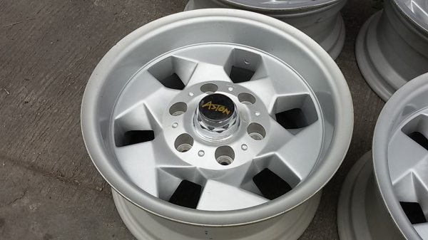 แม็ก Lemmerz Aston 15-6-139.7 กว้าง 7.5 นิ้ว ET-15 สภาพสวย ไม่คดไม่ดุ้ง ฝาไม่ครบ ราคา 4 วง  4,900 บาท