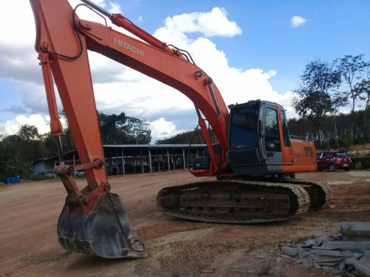 ขายรถแบคโฮ HITACHI 200 ZX-1 สวยเดิมๆเอกสารทะเบียน ขายรถแบคโฮ HITACHI 200 ZX-1 สวยเดิมๆเอกสารทะเบียน