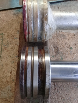 แกนเพลาไฮโดรลิคพร้อมลูกสูบ 65 มม.2เส้น แกนเพลาไฮโดรลิคพร้อมลูกสูบ 65 มม.2เส้น