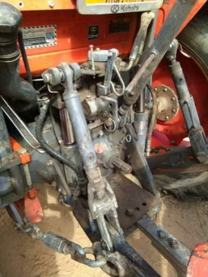 KUBOTA M7040 KUBOTA M7040