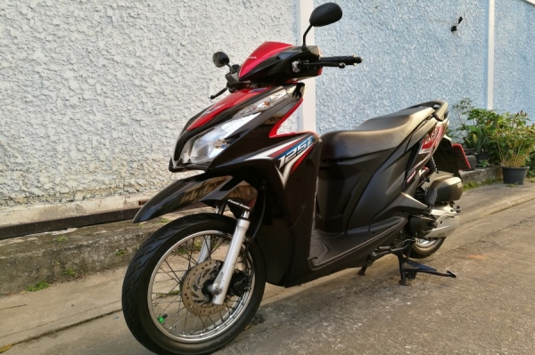 Click 125i 2013 รถบ้านแท้ เล่มชุดโอนครบ รูดบัตรได้