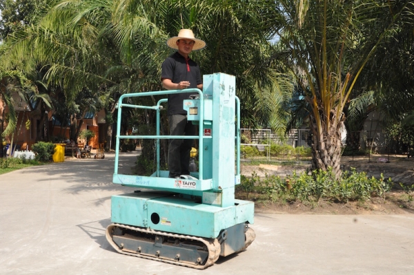 ขายรถกระเช้า AICHI ไฟฟ้า สูง4เมตร รับน้ำหนักได้200โล สวยเดิมจากญี่ปุ่นยังไม่เคยใช้ในไทย 48,000เท่านั้น