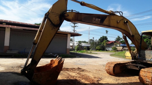 ขายรถแบคโฮ CAT E200B รถสภาพพร้อมใช้งาน รถสวย เอกสารไม่มี