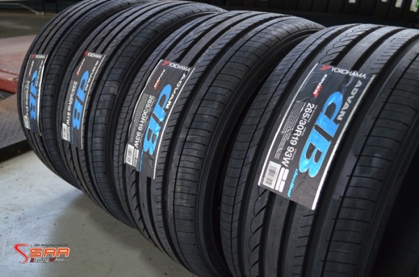 YOKOHAMA ADVAN dB decibel V551 235/35R19