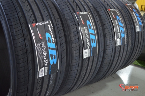 YOKOHAMA ADVAN dB decibel V551 235/35R19