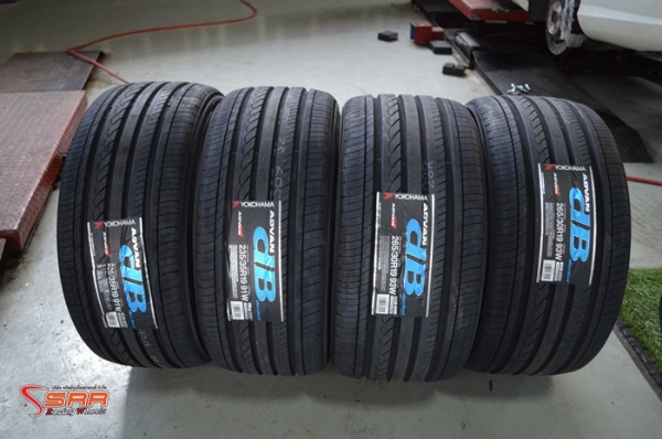 YOKOHAMA ADVAN dB decibel V551 235/35R19