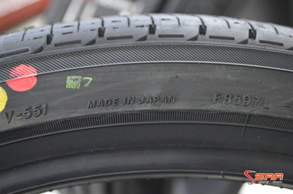 YOKOHAMA ADVAN dB decibel V551 265/30R19