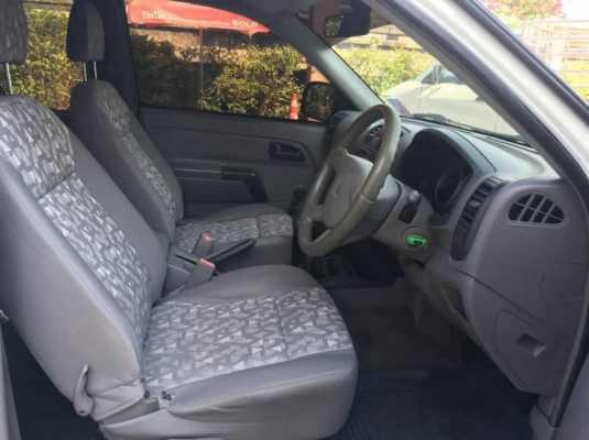 ISUZU D-MAX เครื่อง2.5 SX. สีขาว ปี2006