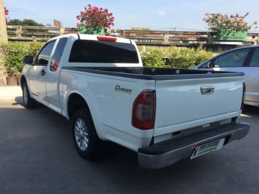 ISUZU D-MAX เครื่อง2.5 SX. สีขาว ปี2006
