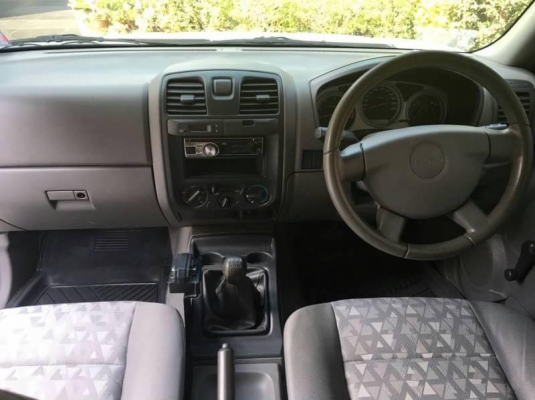 ISUZU D-MAX เครื่อง2.5 SX. สีขาว ปี2006